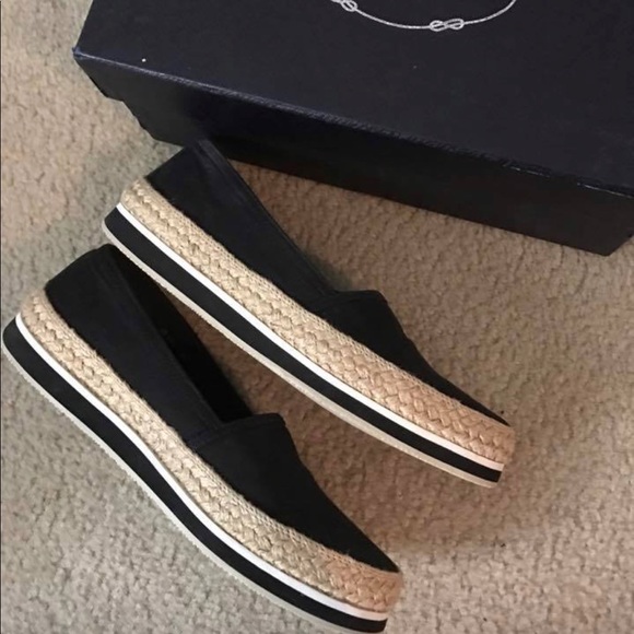 Espadrilles - Picture 2 of 2